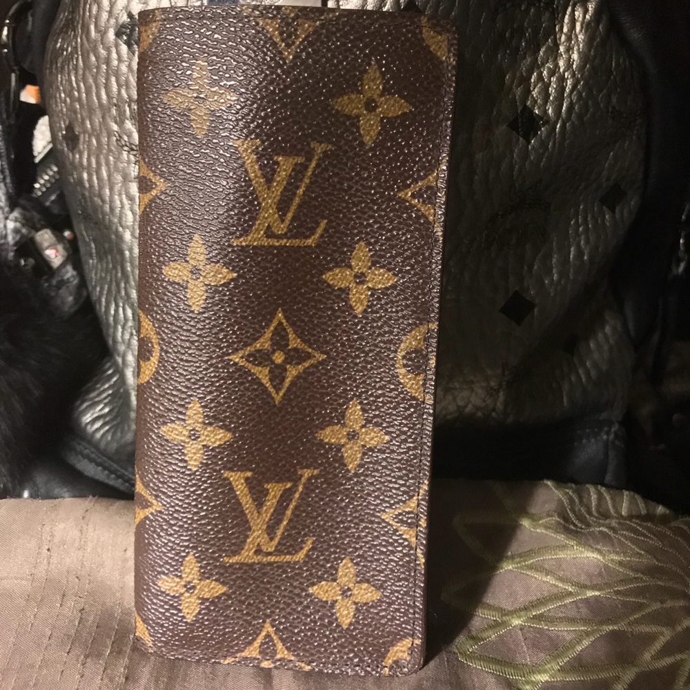 Authentic Louis Vuitton Simple Glasses Case